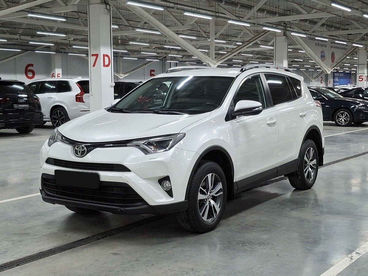 Toyota RAV4 2016 года с пробегом. Посмотреть фото