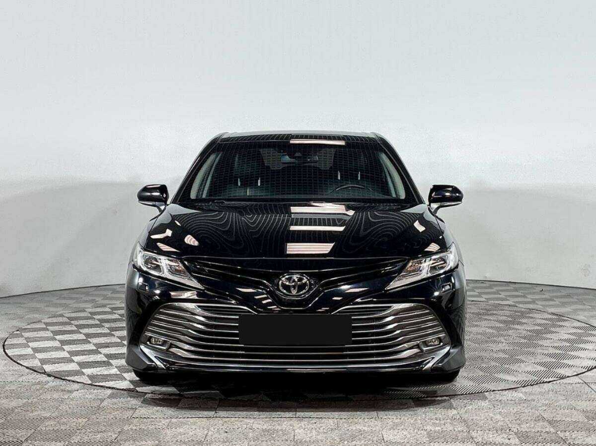 Toyota Camry 2018 года с пробегом. Посмотреть фото
