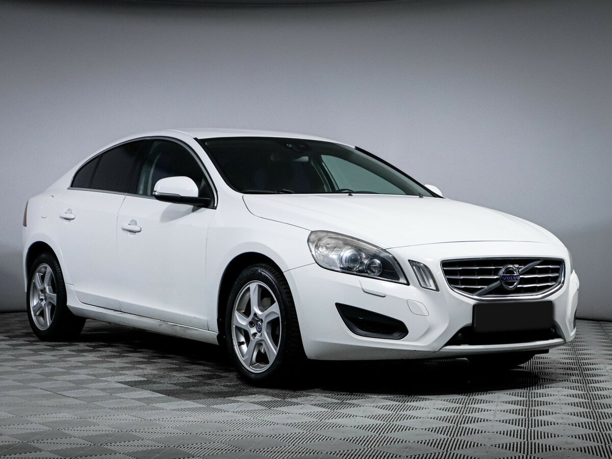 Volvo S60 2012 года с пробегом. Фото: #2