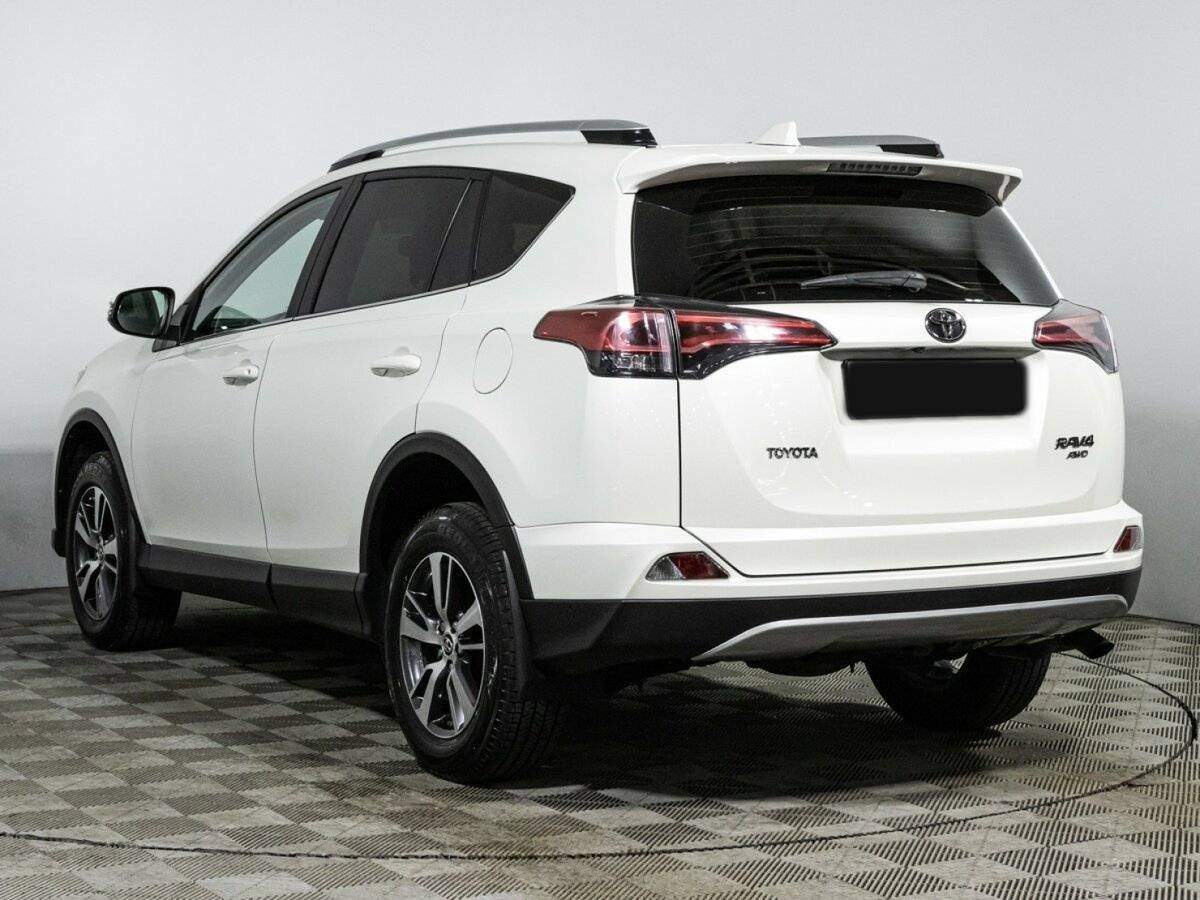 Toyota RAV4 2017 года с пробегом. Фото: #6
