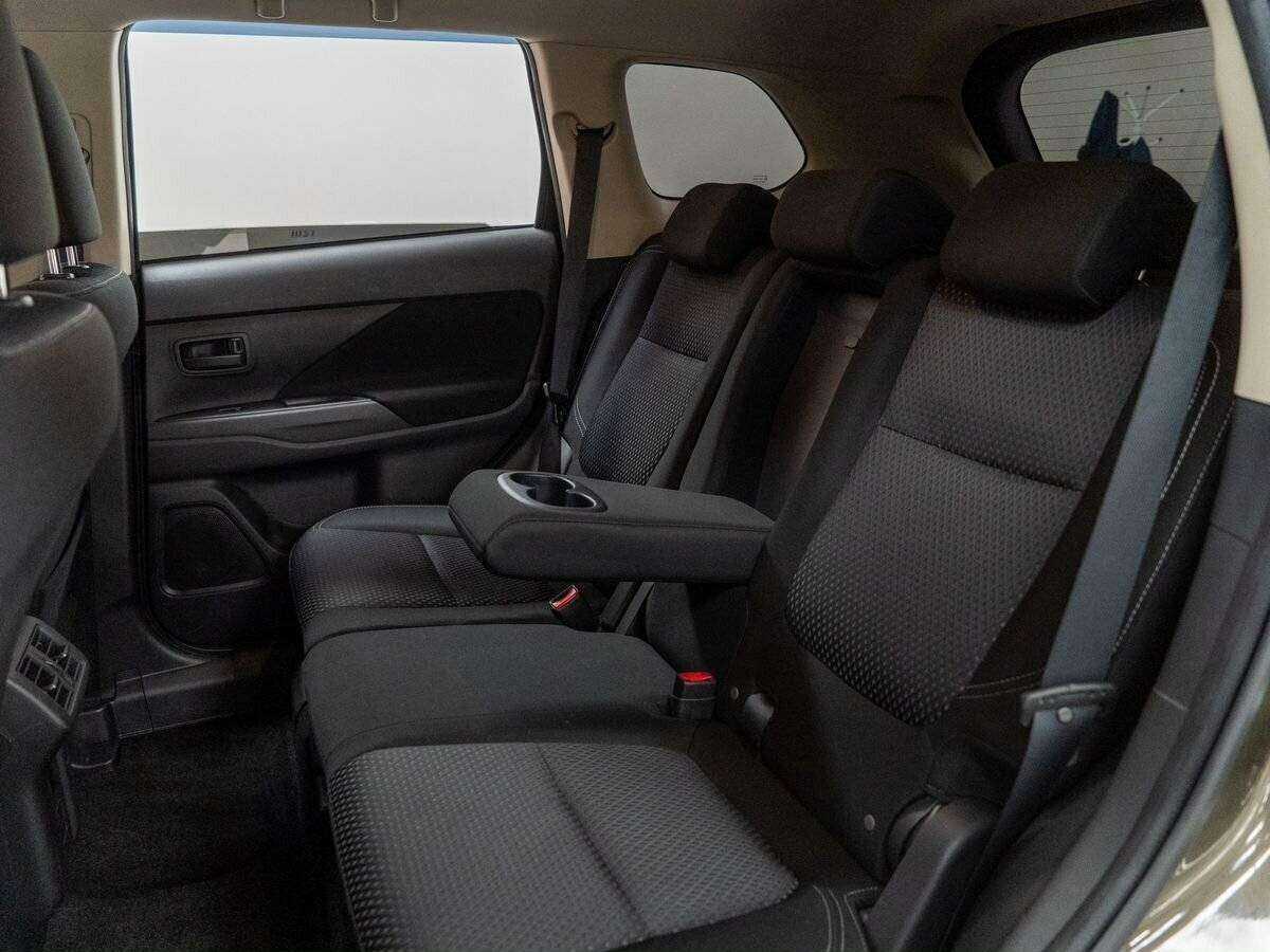 Mitsubishi Outlander 2018 года с пробегом. Фото: #6