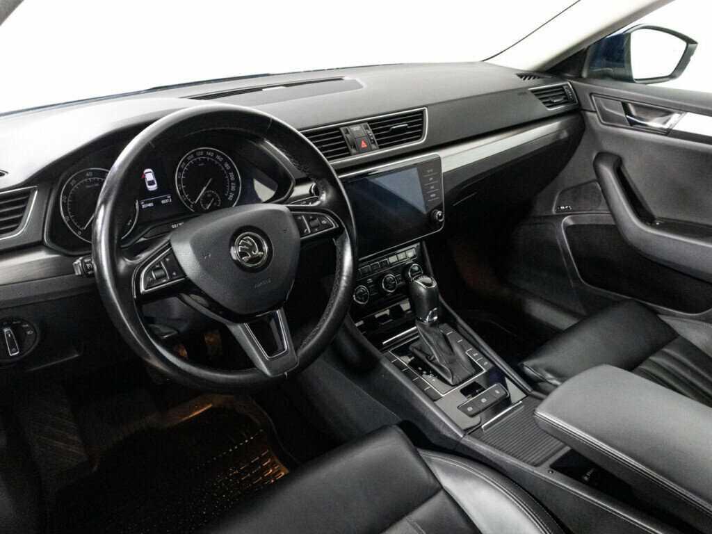 Skoda Superb 2018 года с пробегом. Фото: #10