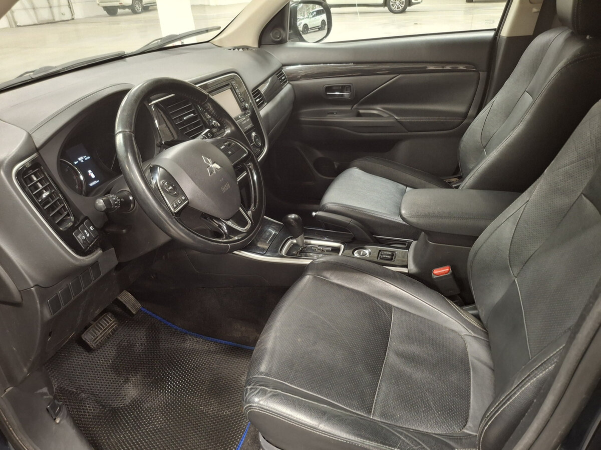 Mitsubishi Outlander 2017 года с пробегом. Фото: #14