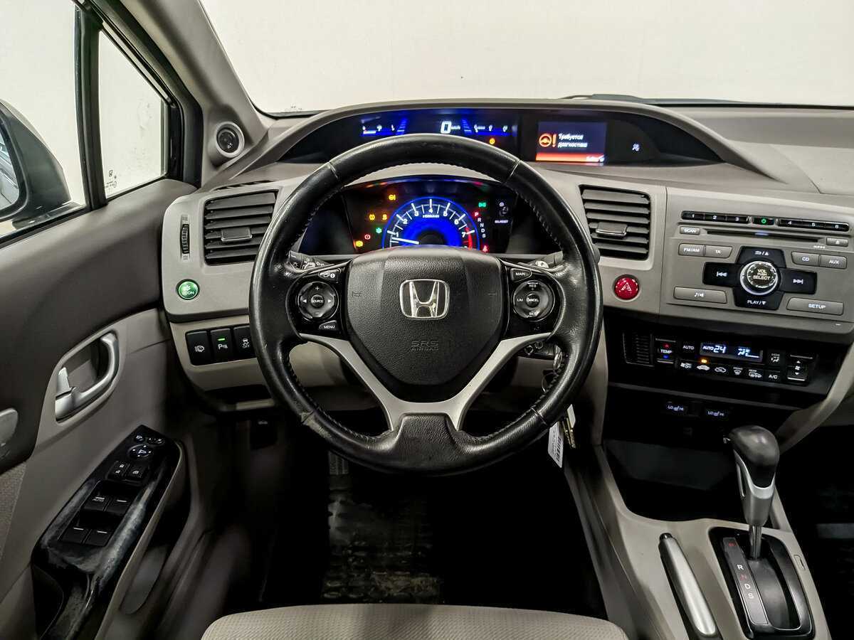 Honda Civic 2012 года с пробегом. Фото: #18