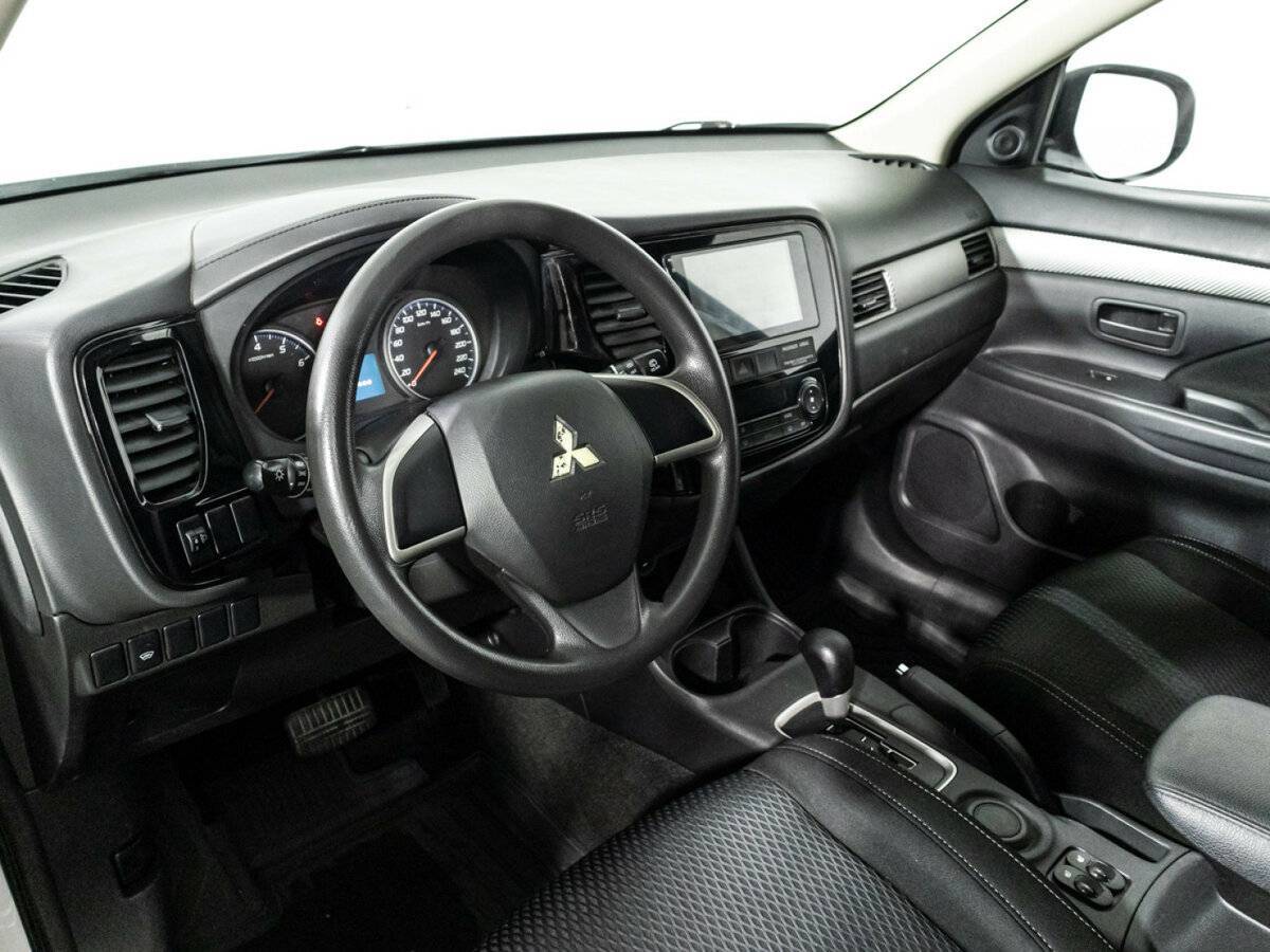 Mitsubishi Outlander 2016 года с пробегом. Фото: #10