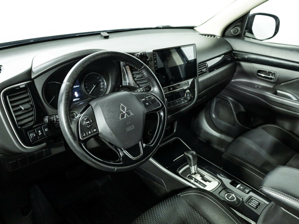 Mitsubishi Outlander 2018 года с пробегом. Фото: #10
