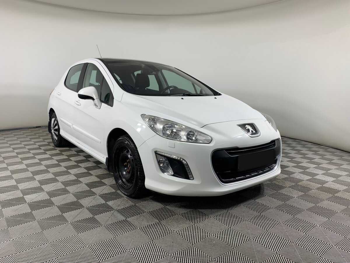 Peugeot 308 2012 года с пробегом. Фото: #2