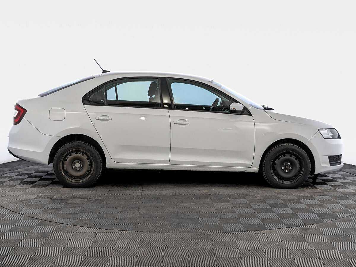 Skoda Rapid 2018 года с пробегом. Фото: #3