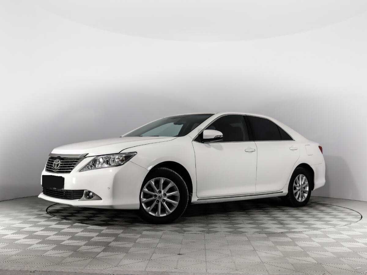 Toyota Camry 2014 года с пробегом. Посмотреть фото