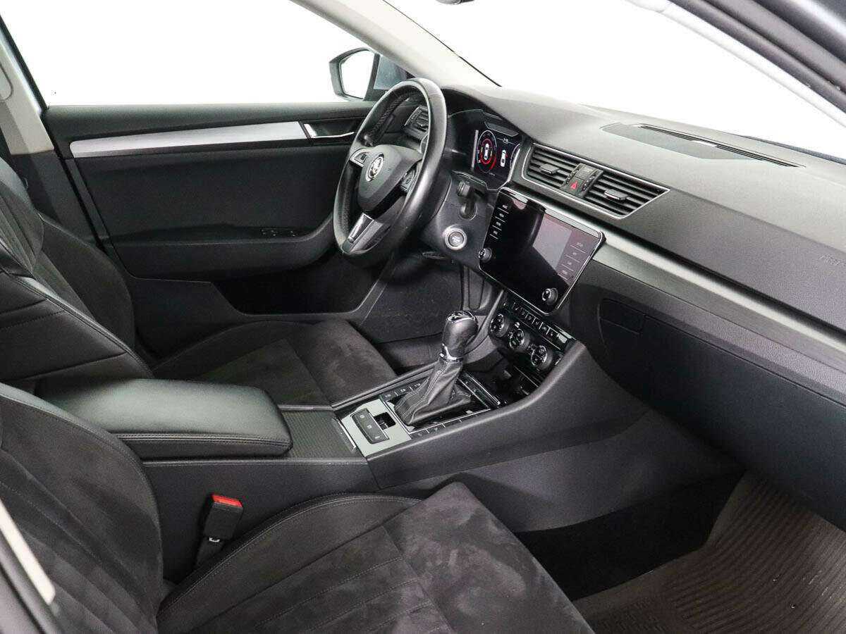 Skoda Superb 2019 года с пробегом. Фото: #5