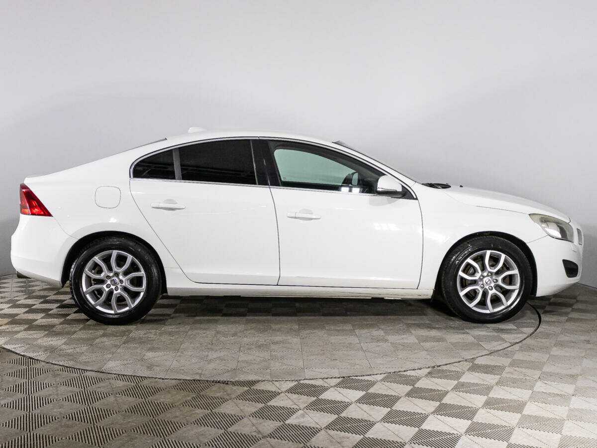 Volvo S60 2012 года с пробегом. Фото: #3