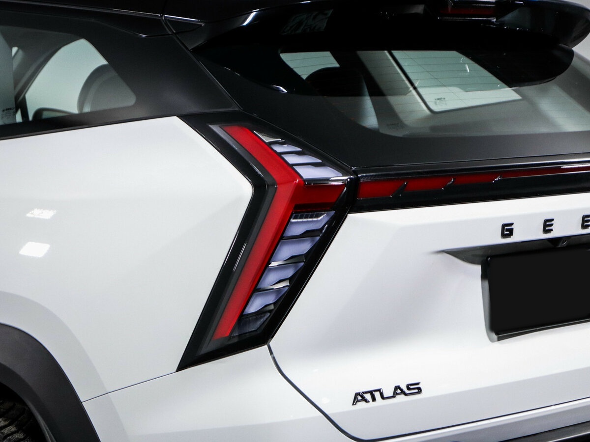 Geely Atlas 2024 года с пробегом. Фото: #3
