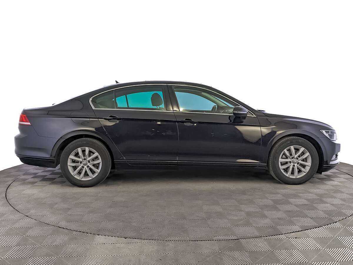 Volkswagen Passat 2018 года с пробегом. Фото: #3