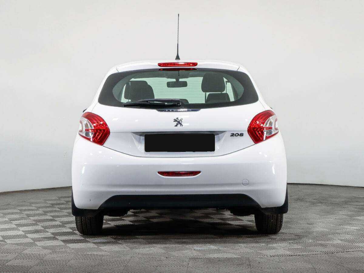 Peugeot 208 2013 года с пробегом. Фото: #5