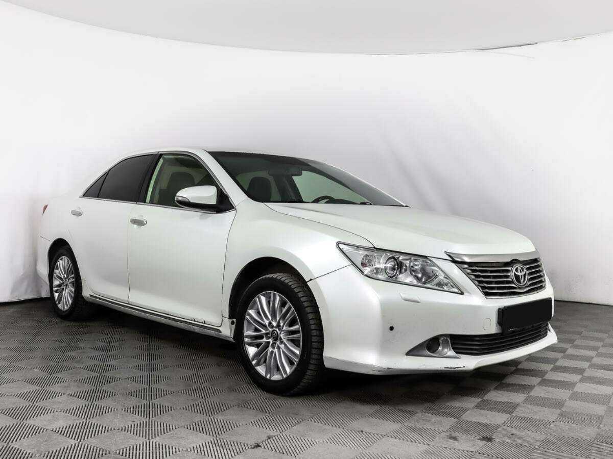 Toyota Camry 2012 года с пробегом. Фото: #2