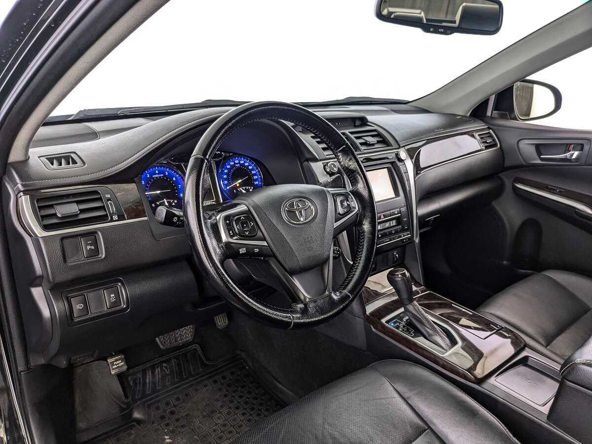 Toyota Camry 2017 года с пробегом. Фото: #10