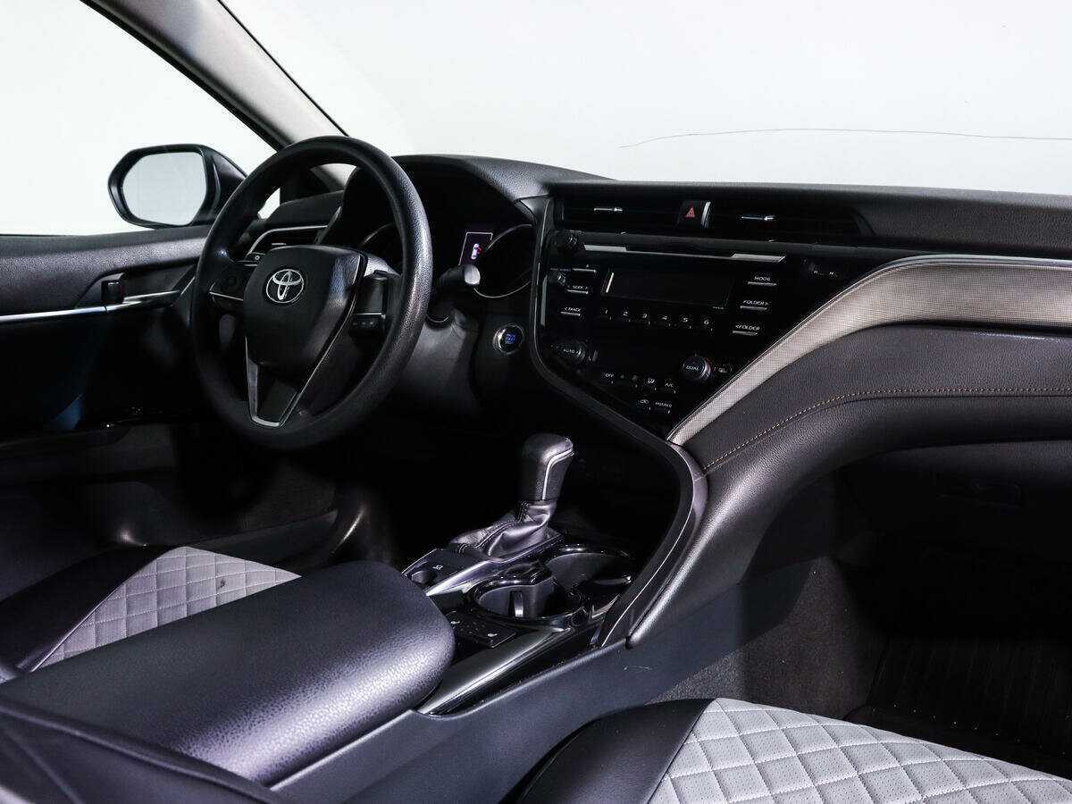 Toyota Camry 2021 года с пробегом. Фото: #6