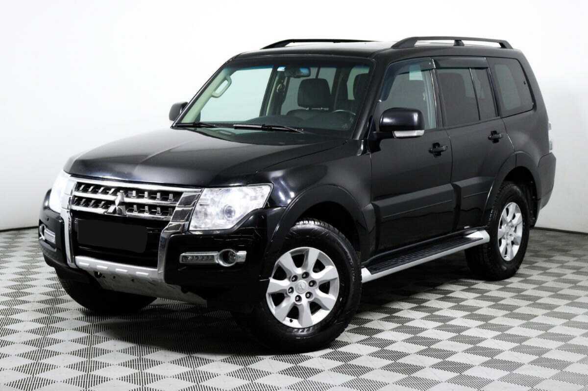 Mitsubishi Pajero 2018 года с пробегом. Посмотреть фото