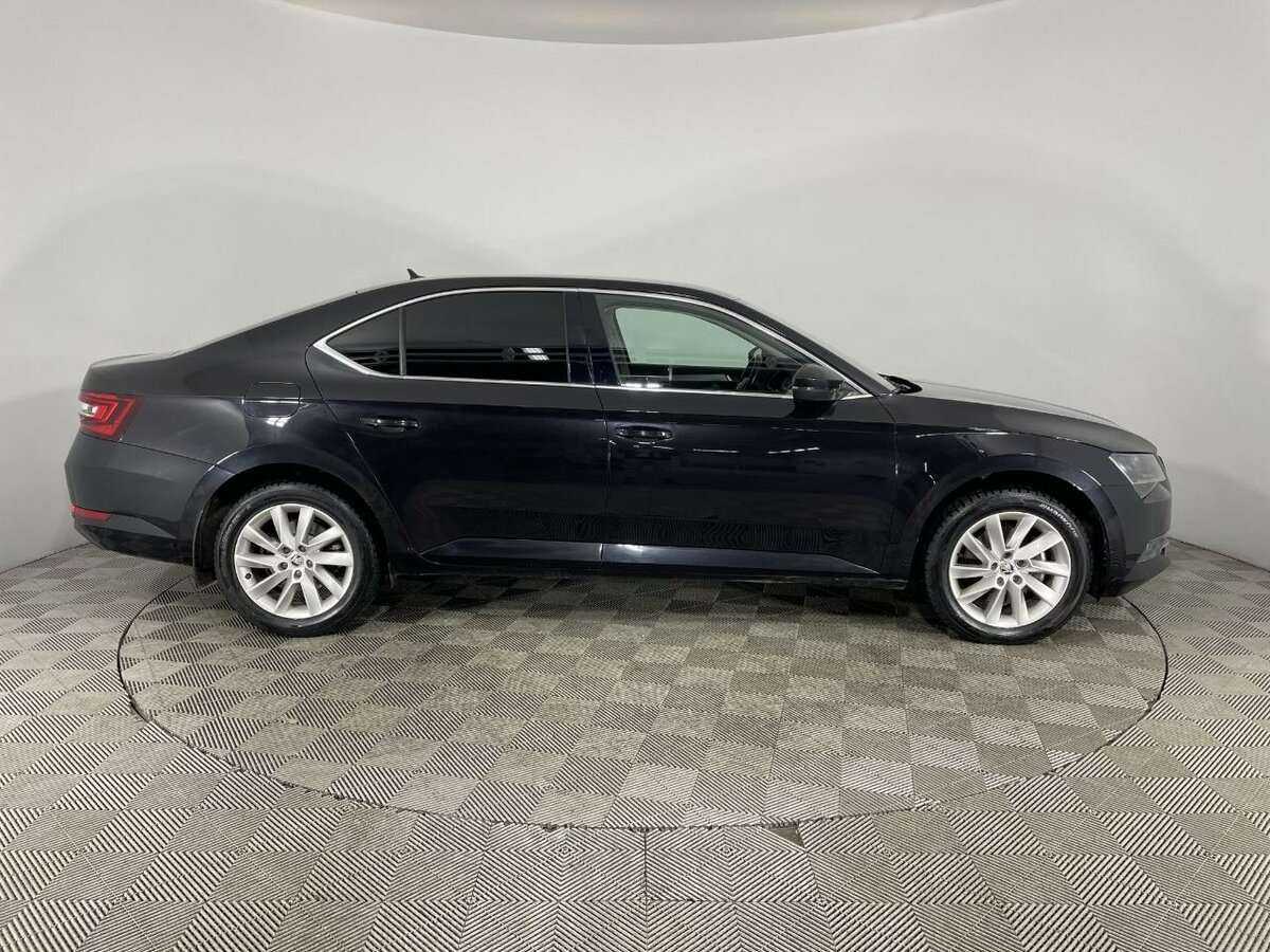 Skoda Superb 2018 года с пробегом. Фото: #3