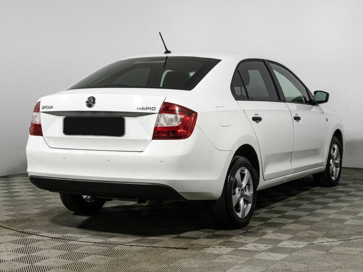 Skoda Rapid 2015 года с пробегом. Фото: #4