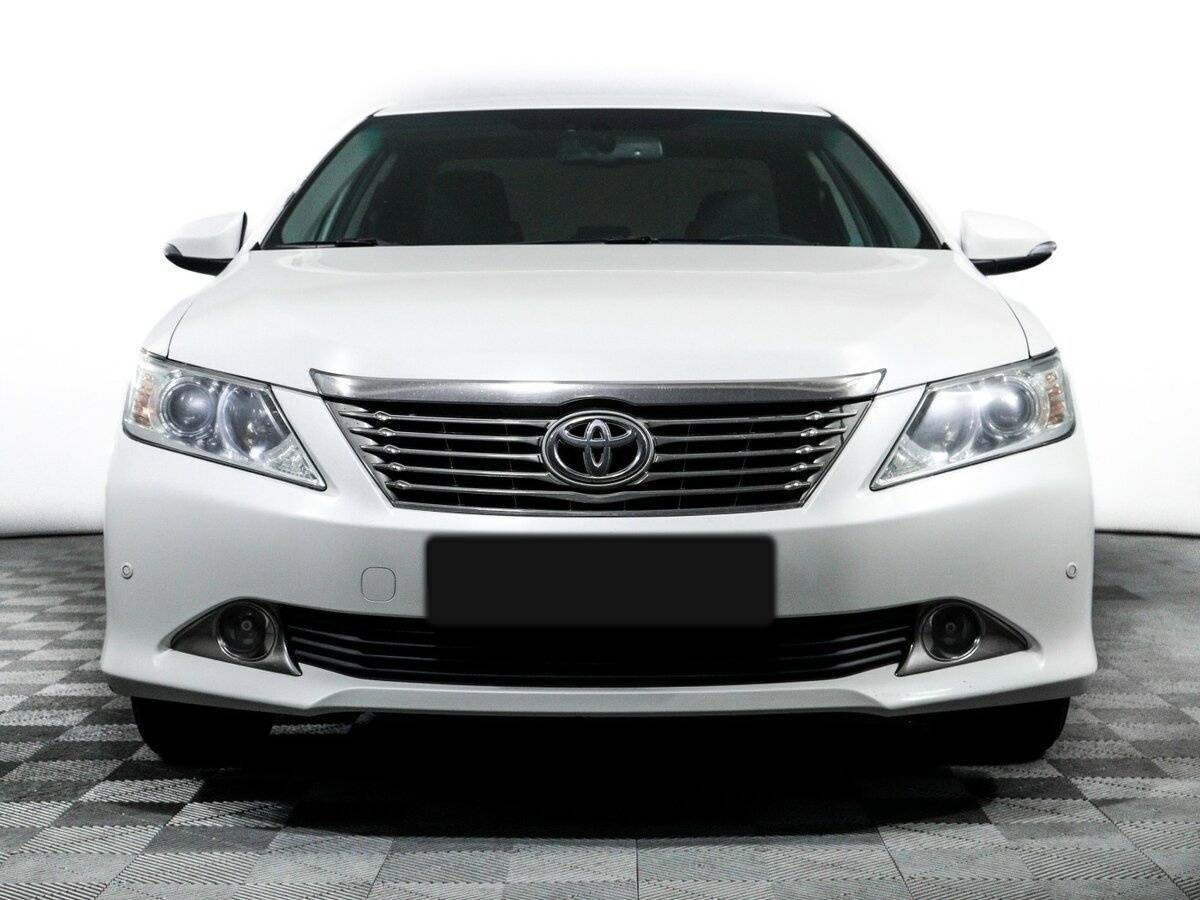 Toyota Camry 2013 года с пробегом. Фото: #1