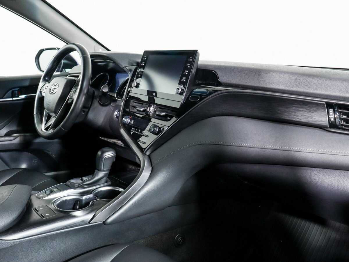 Toyota Camry 2021 года с пробегом. Фото: #5