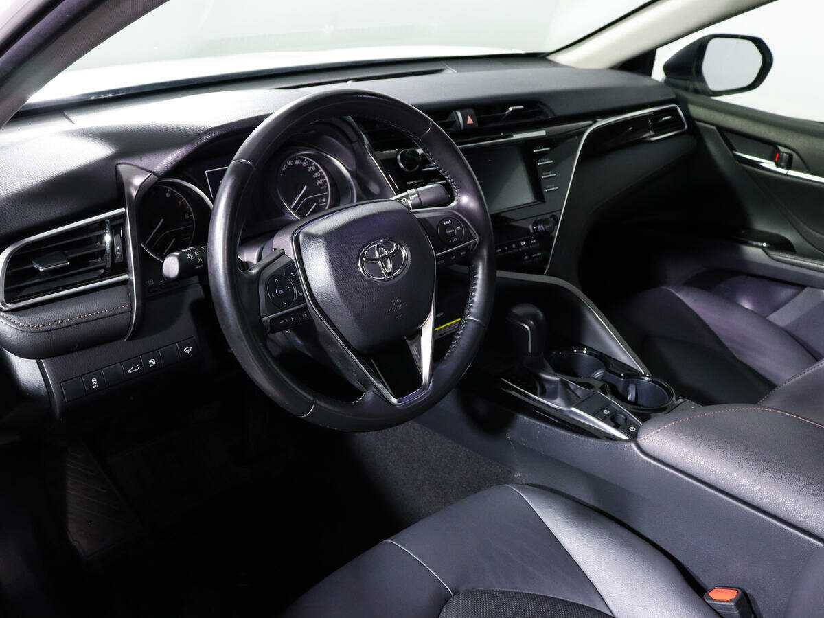 Toyota Camry 2018 года с пробегом. Фото: #13