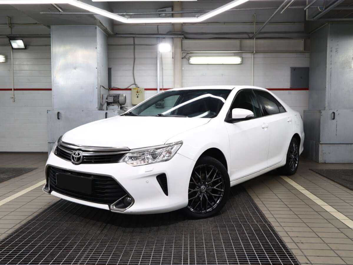 Toyota Camry 2016 года с пробегом. Посмотреть фото
