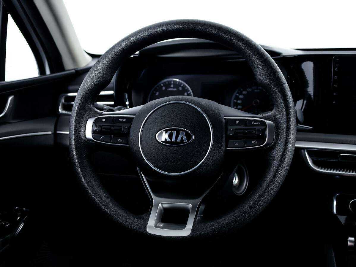 Kia K5 2021 года с пробегом. Фото: #11
