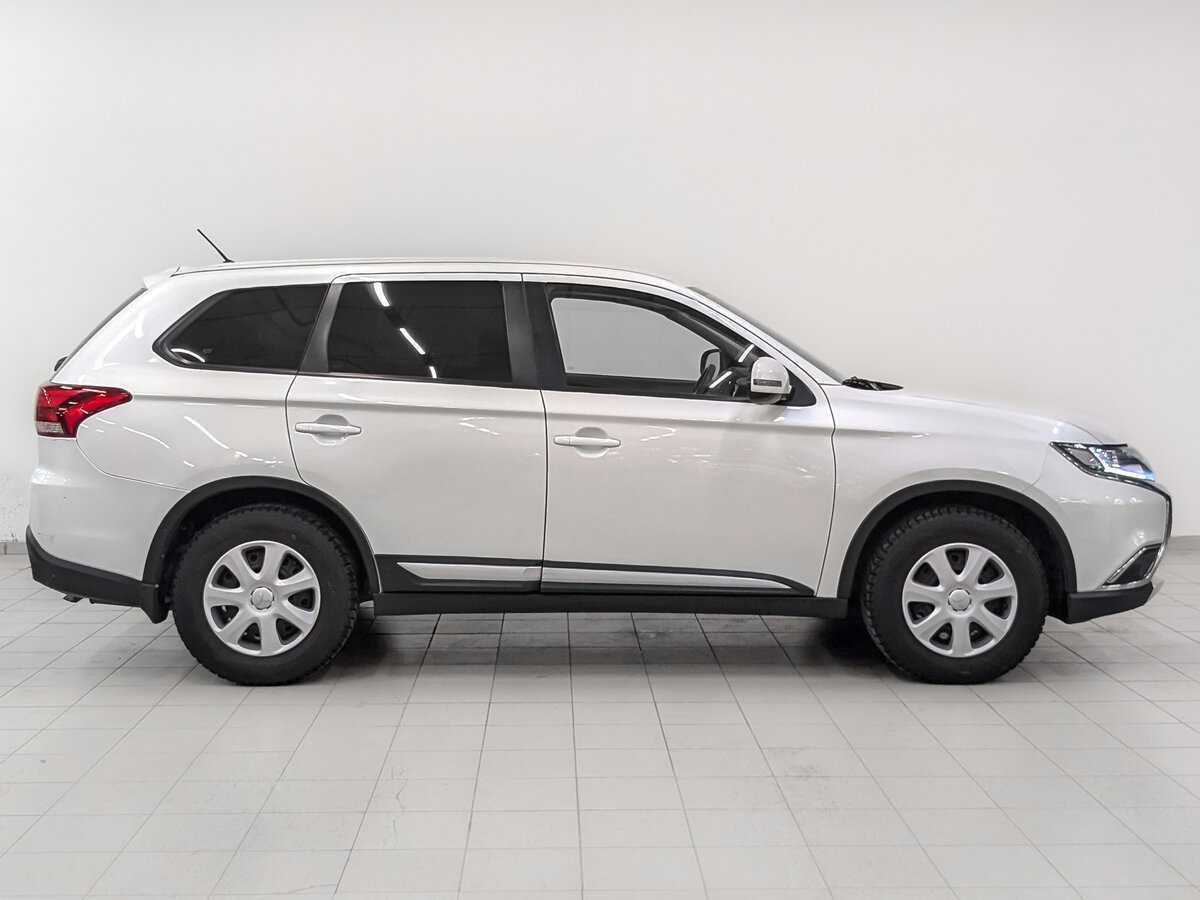 Mitsubishi Outlander 2015 года с пробегом. Фото: #3