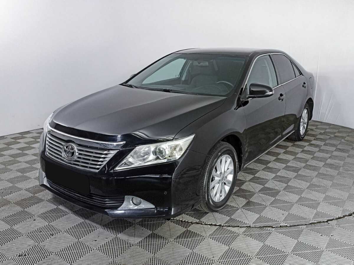 Toyota Camry 2012 года с пробегом. Посмотреть фото