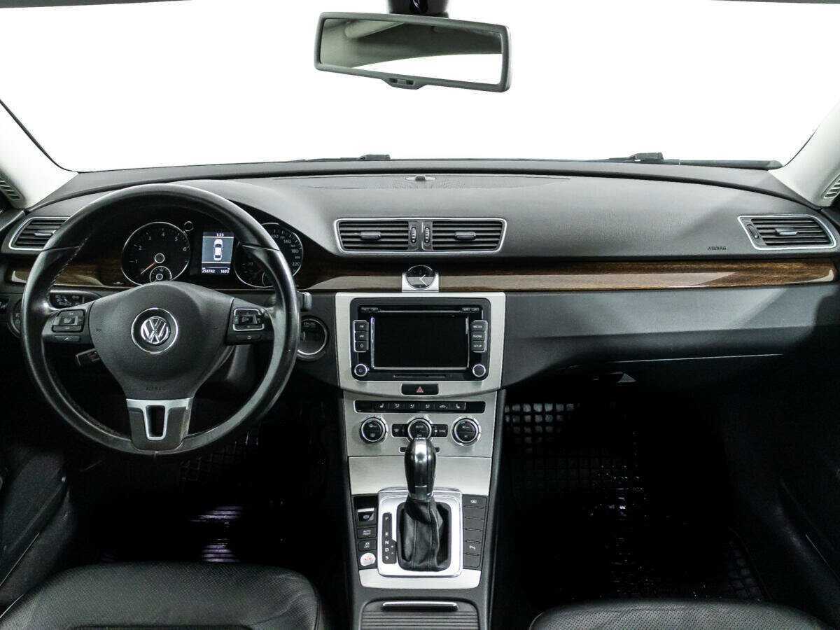 Volkswagen Passat 2012 года с пробегом. Фото: #12