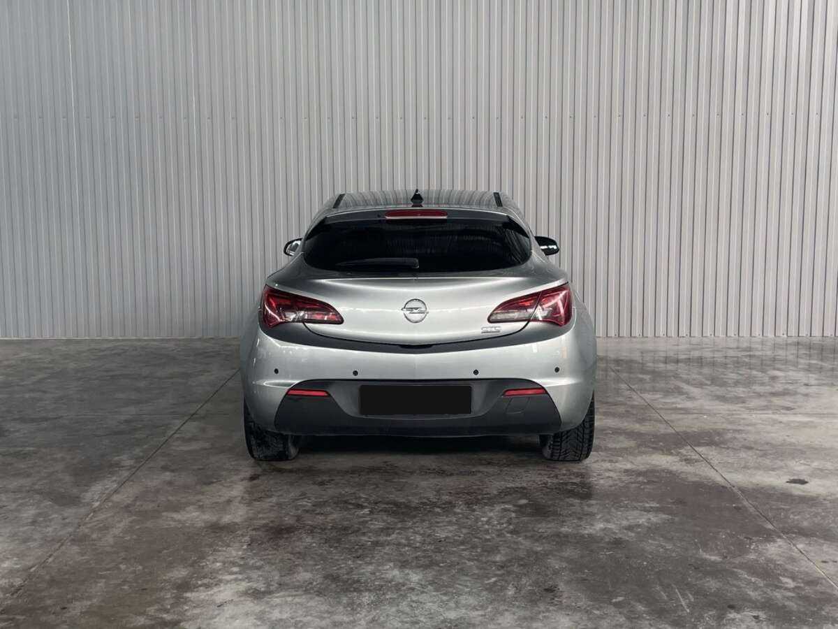 Opel Astra 2012 года с пробегом. Фото: #5