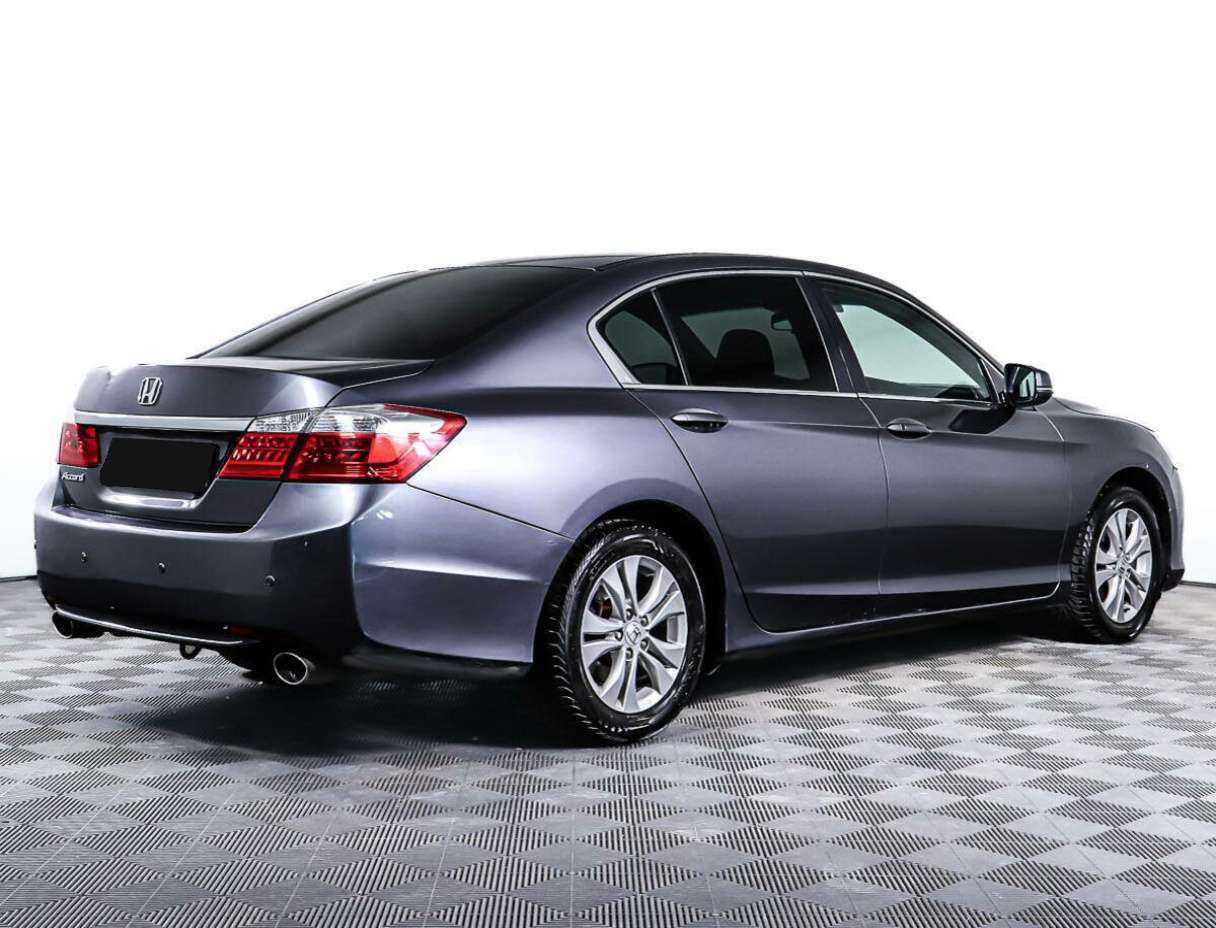 Honda Accord 2013 года с пробегом. Фото: #3