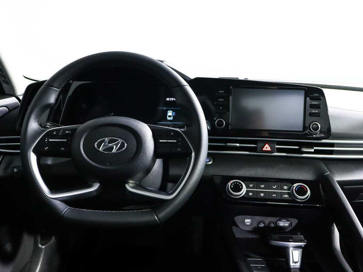 Hyundai Elantra 2022 года с пробегом. Фото: #9