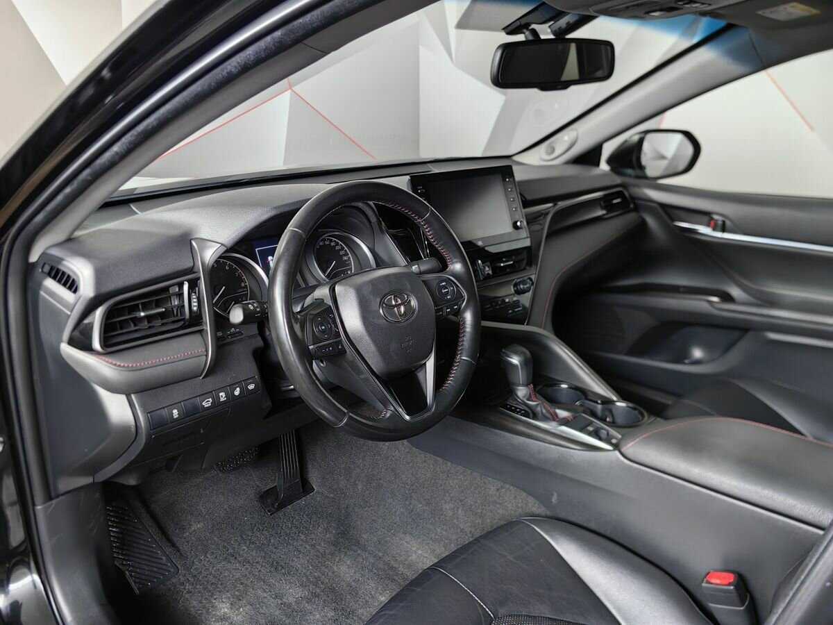 Toyota Camry 2021 года с пробегом. Фото: #13