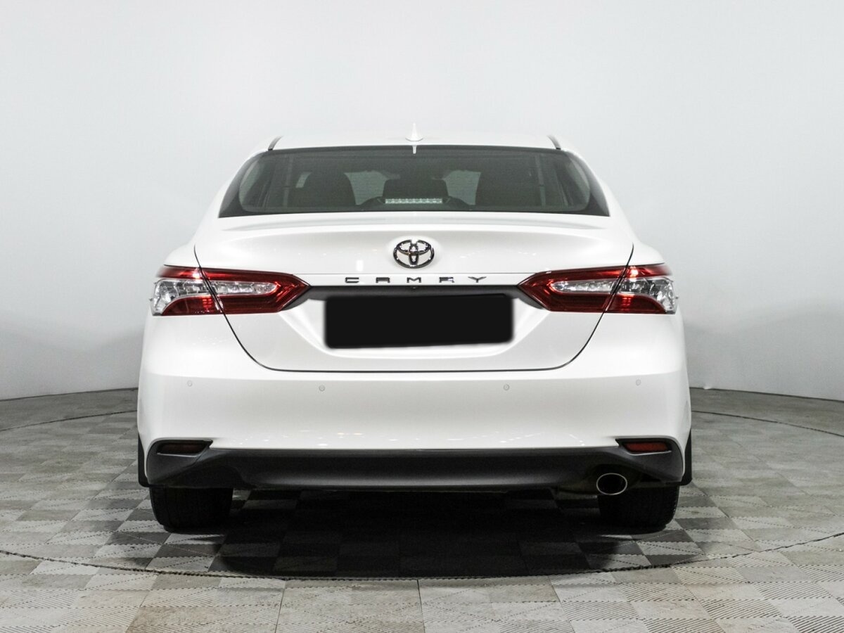 Toyota Camry 2021 года с пробегом. Фото: #4
