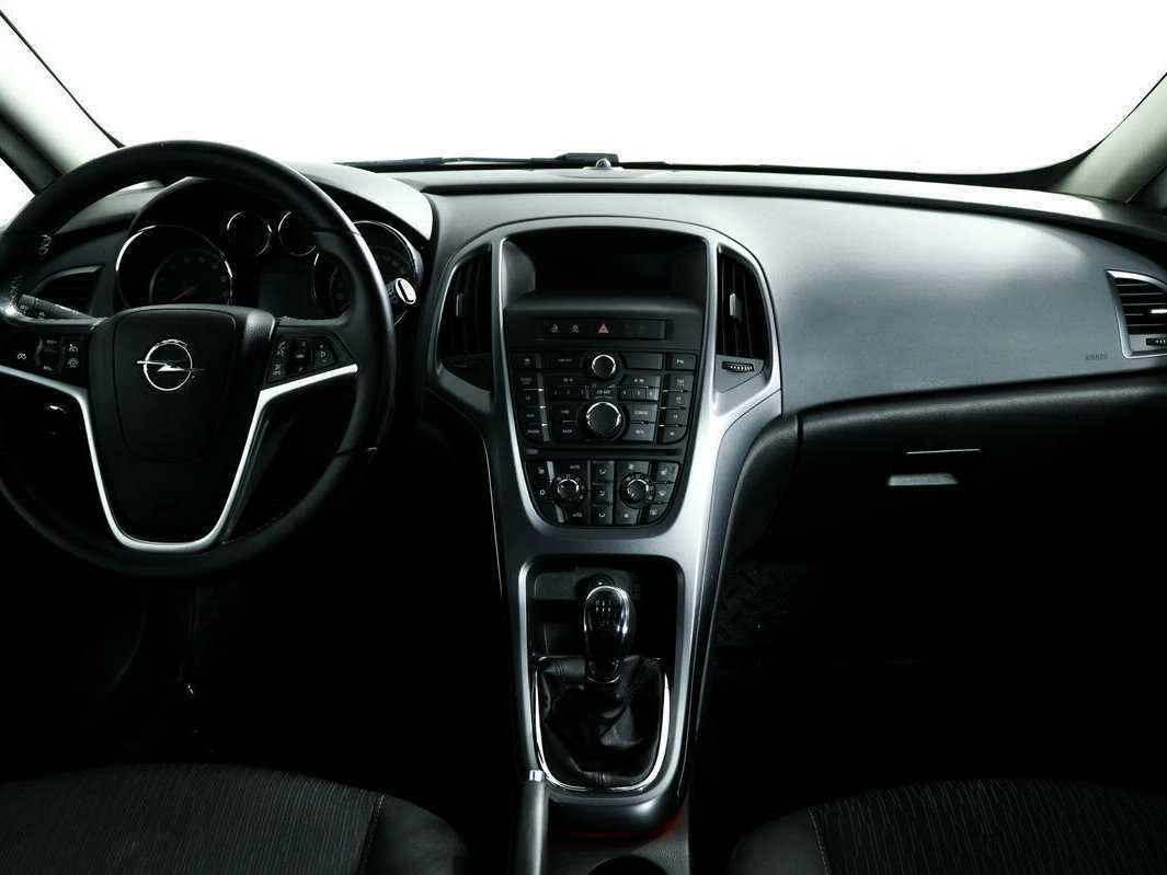Opel Astra 2012 года с пробегом. Фото: #10