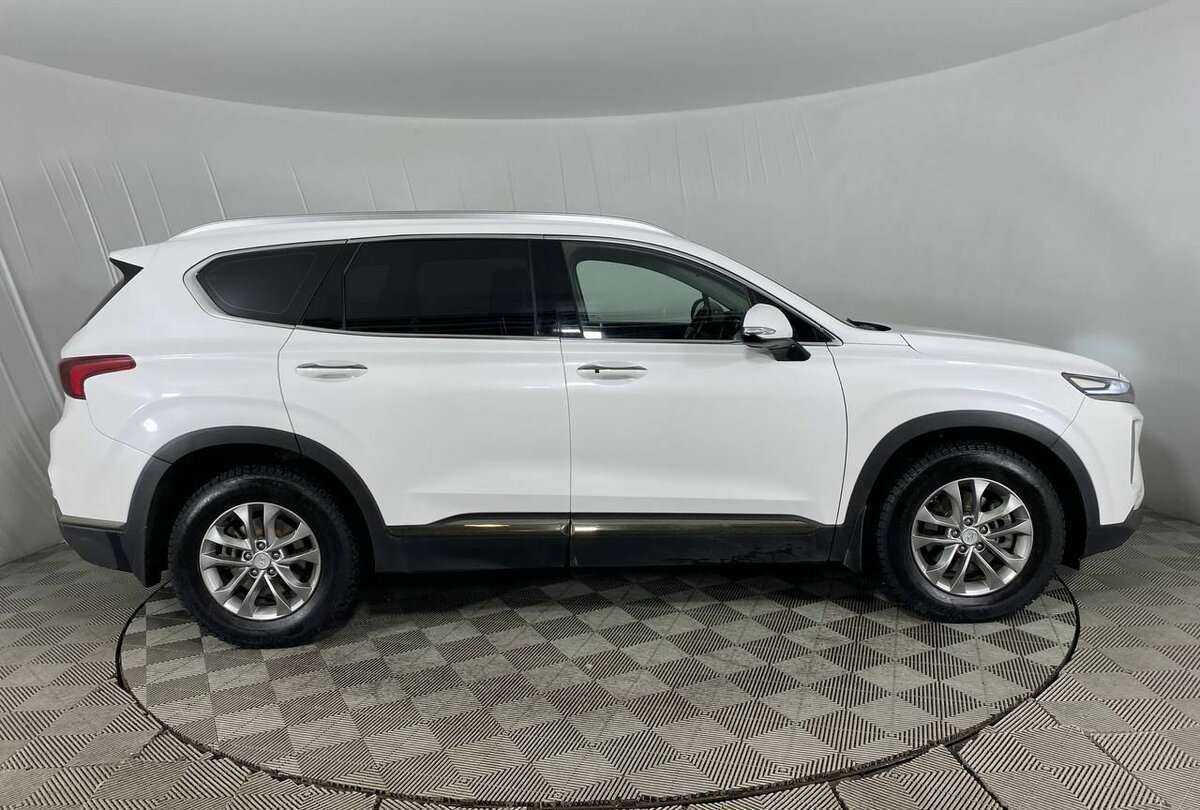 Hyundai Santa Fe 2019 года с пробегом. Фото: #3