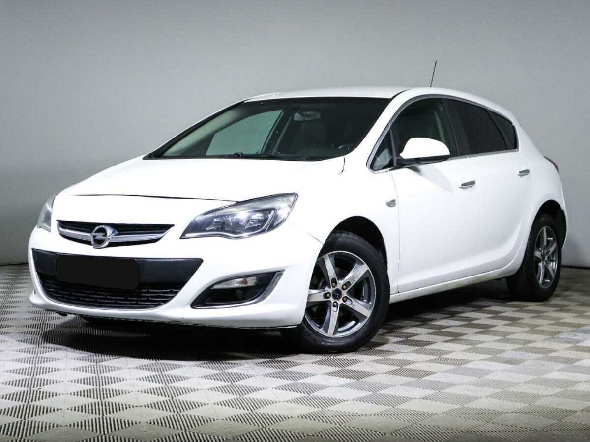 Opel Astra 2013 года с пробегом. Посмотреть фото
