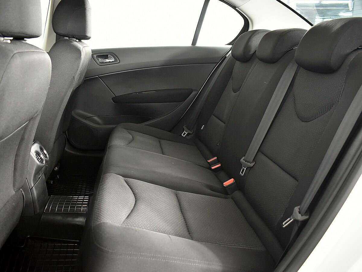 Peugeot 408 2013 года с пробегом. Фото: #8
