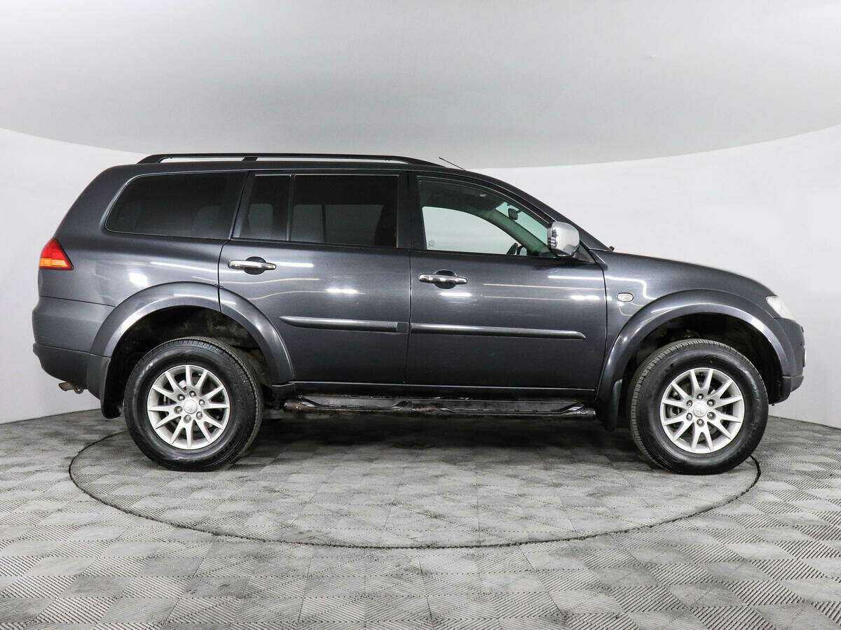 Mitsubishi Pajero Sport 2012 года с пробегом. Фото: #3