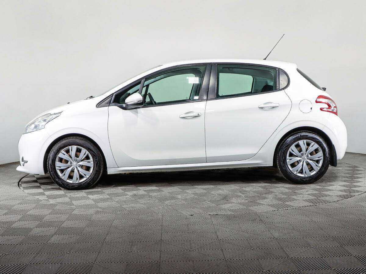 Peugeot 208 2013 года с пробегом. Фото: #7