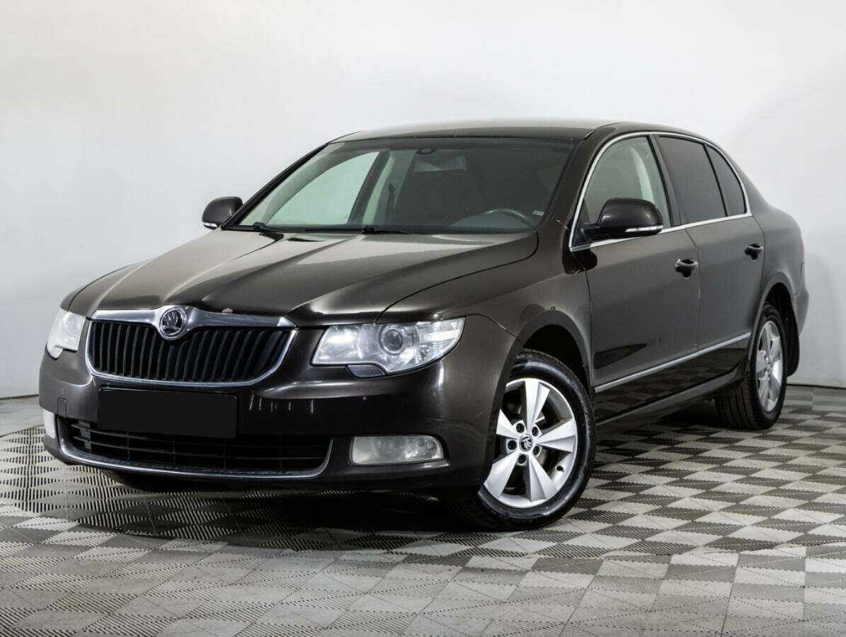 Skoda Superb 2012 года с пробегом. Посмотреть фото