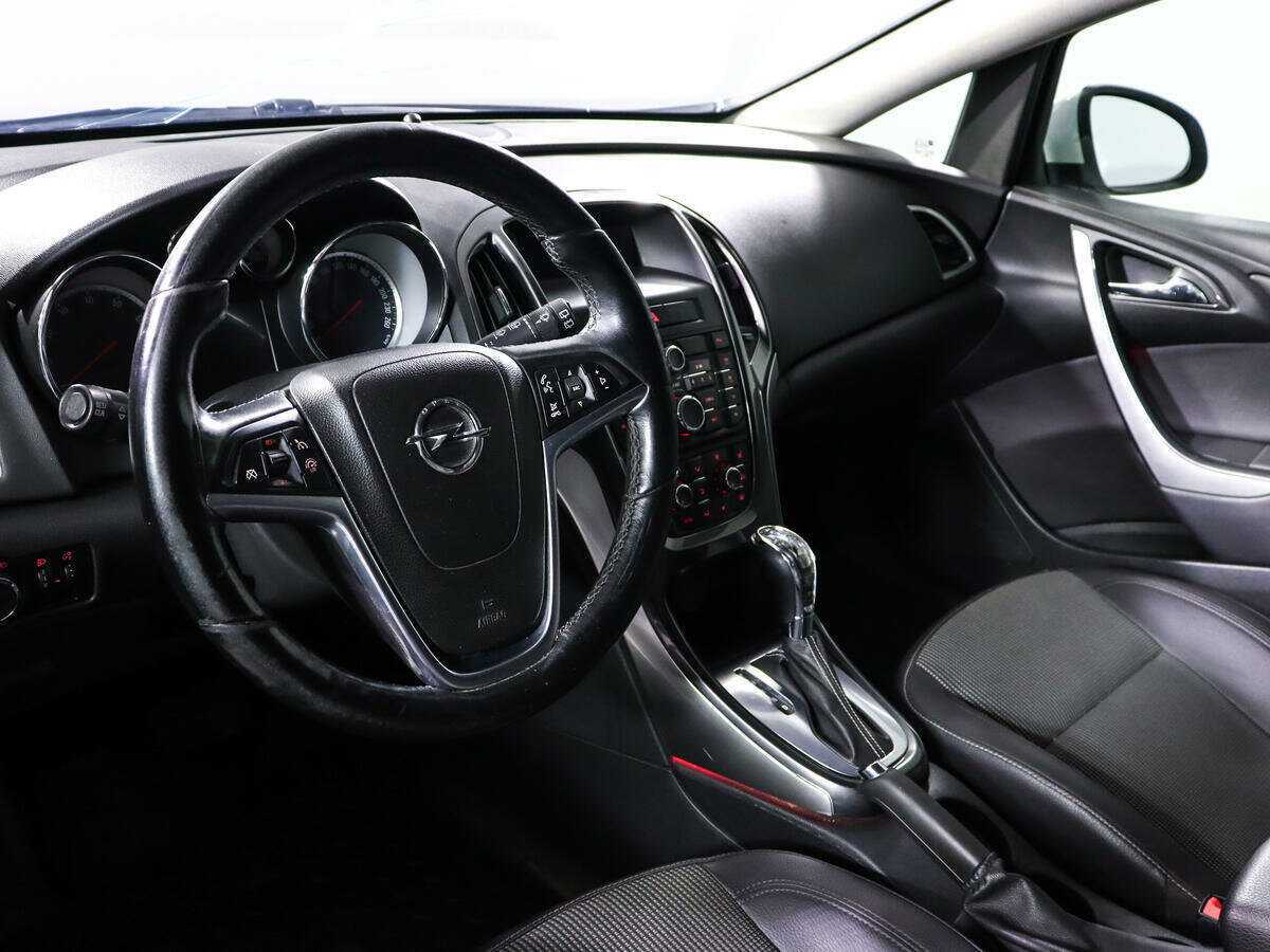 Opel Astra 2013 года с пробегом. Фото: #11
