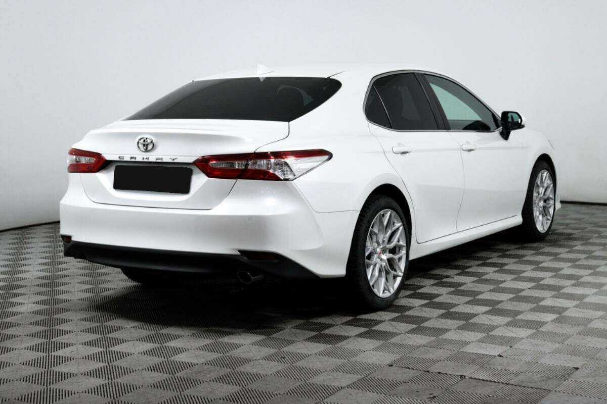Toyota Camry 2019 года с пробегом. Фото: #4