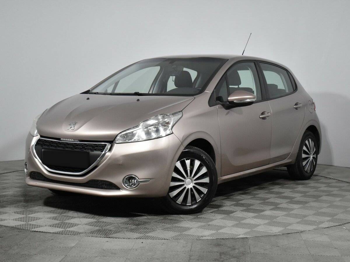 Peugeot 208 2014 года с пробегом. Посмотреть фото