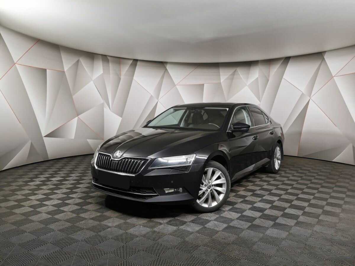 Skoda Superb 2017 года с пробегом. Посмотреть фото