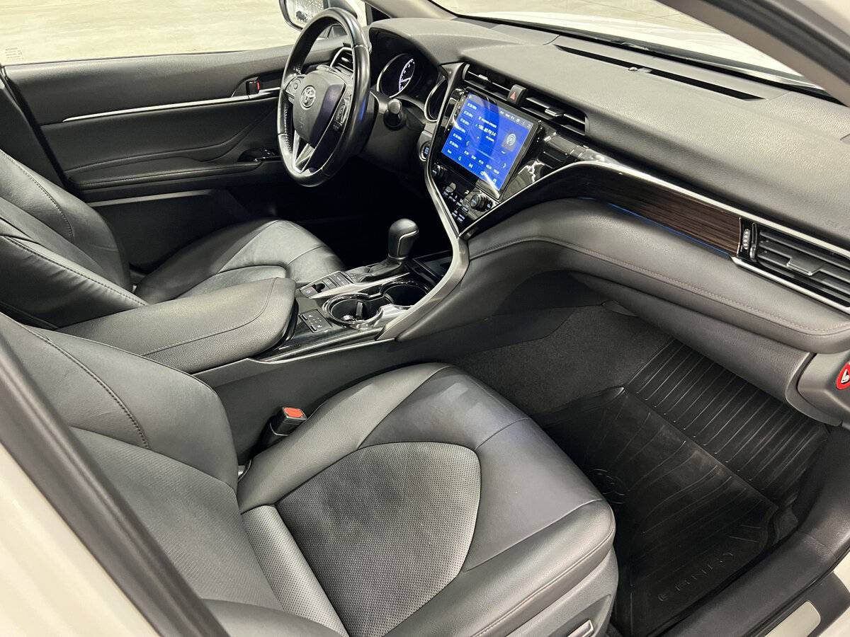 Toyota Camry 2018 года с пробегом. Фото: #10