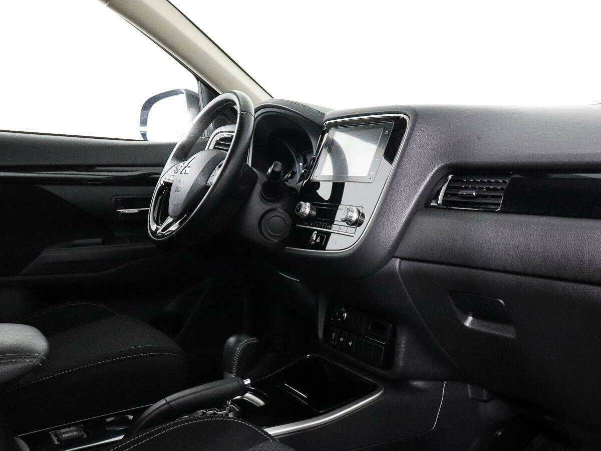 Mitsubishi Outlander 2021 года с пробегом. Фото: #5